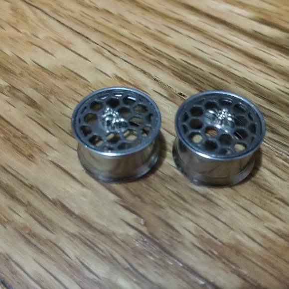 5/8 steel tunnles - Picture 1 of 3
